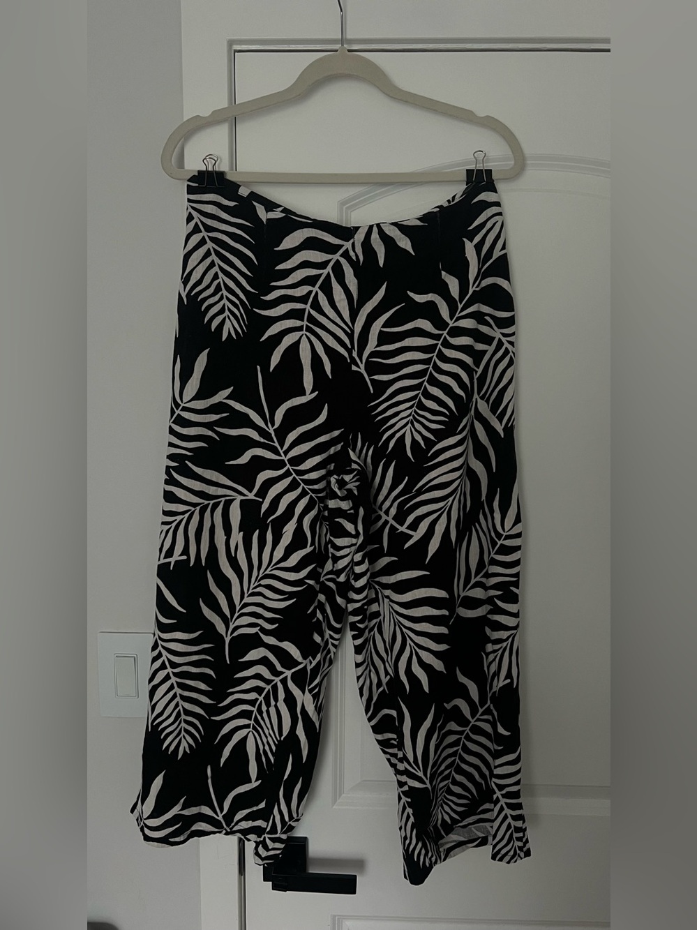 Black and White Leaf Print Pants